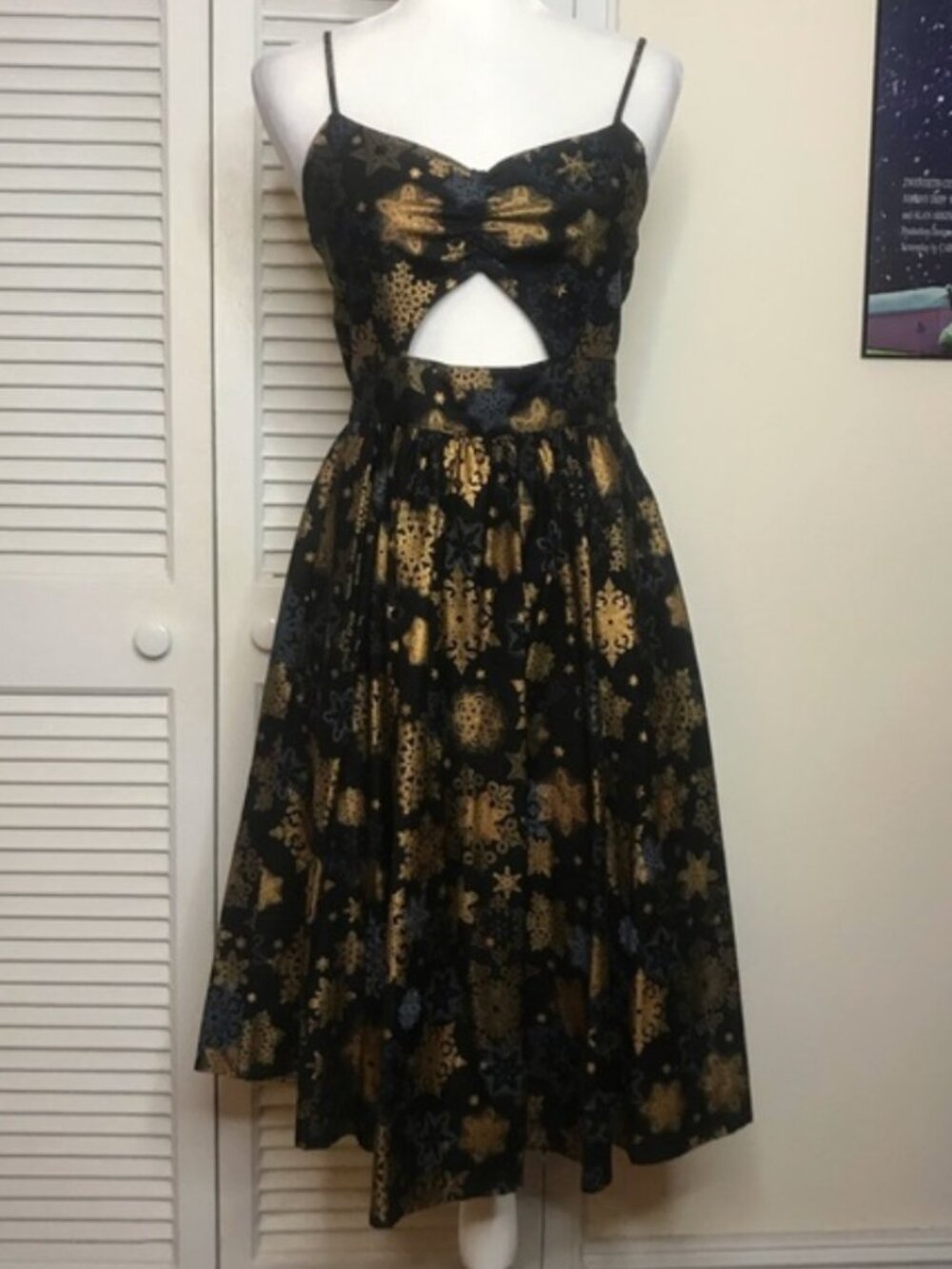 Retrolicious Black & Gold Snowflakes Cutout Dress